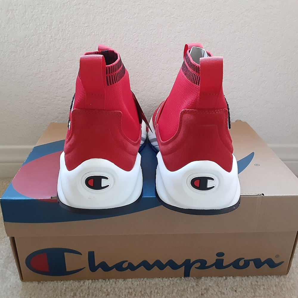 Champion - Picture 4 of 4